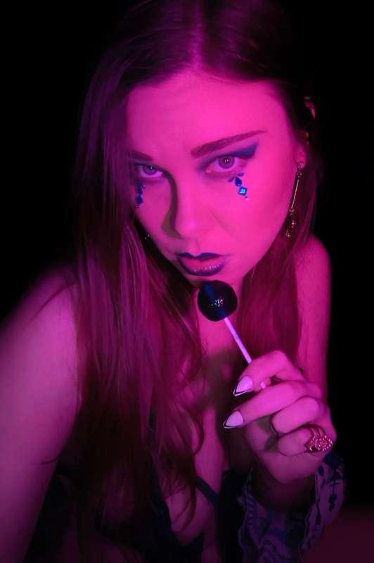 Just a girl and her lollipop 🍭 This set will be dropping tom..