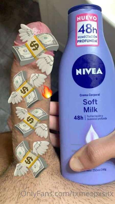 if there’s pic, there’s pic and video 😈🔥
send me a tip and l..