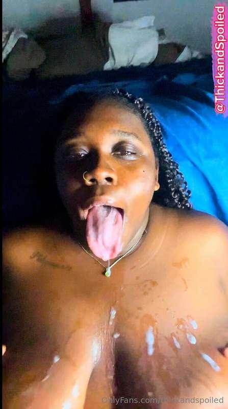 Craving some nut 💦on my tongue 👅 right now 😩😩