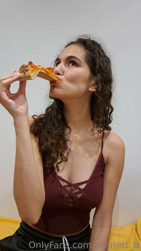 Just love eating pizza 😊