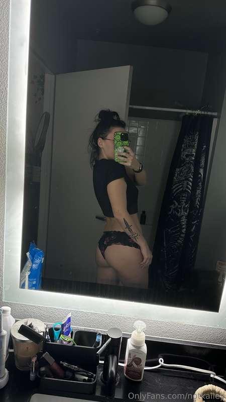 i wanted to take pics bc i’m excited about being holter moni..