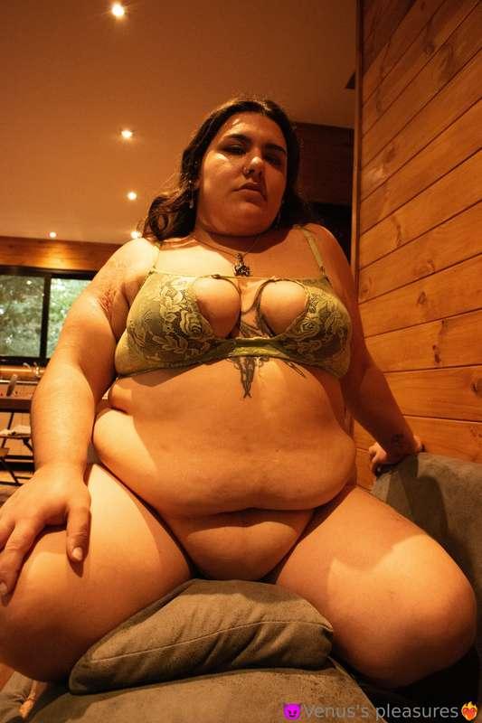 The front and the back of the couch humping hehe 😱🥵