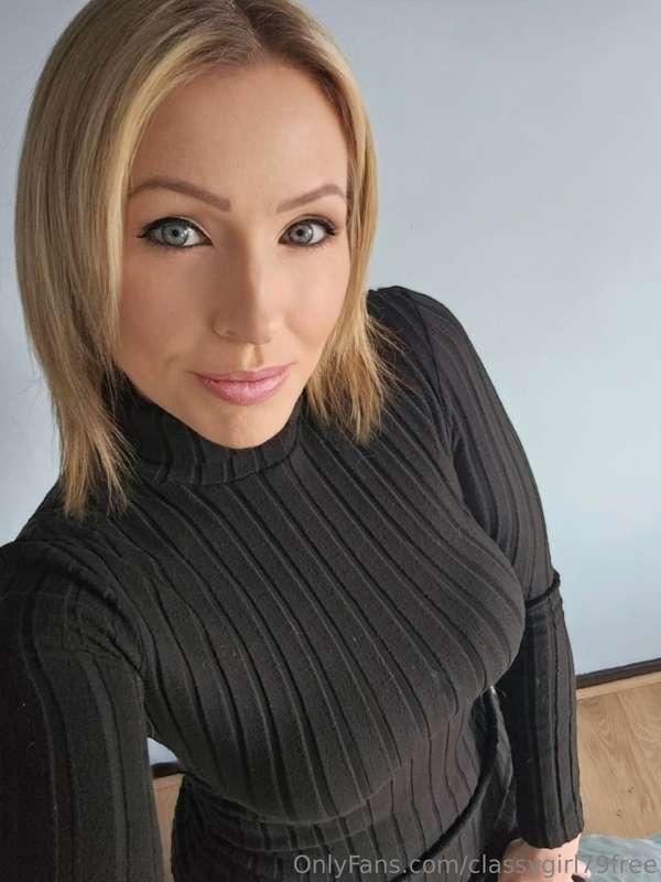 I'm wearing clothes 😱It's a rarity 🤣