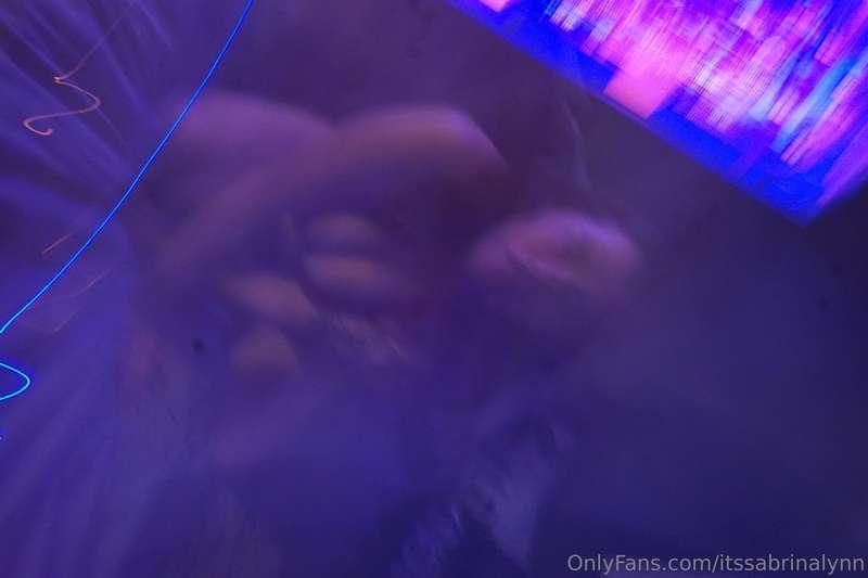 Check out this super weird outtake from the set dropping rig..