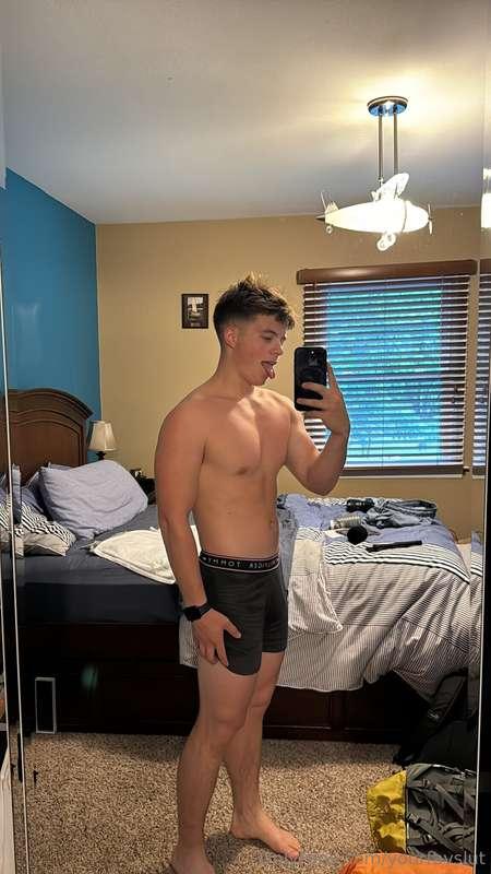 Am I your favorite boy? 😛