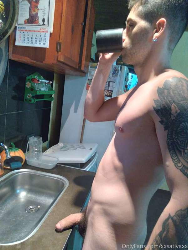 Who wants to have breakfast? ☕🔥