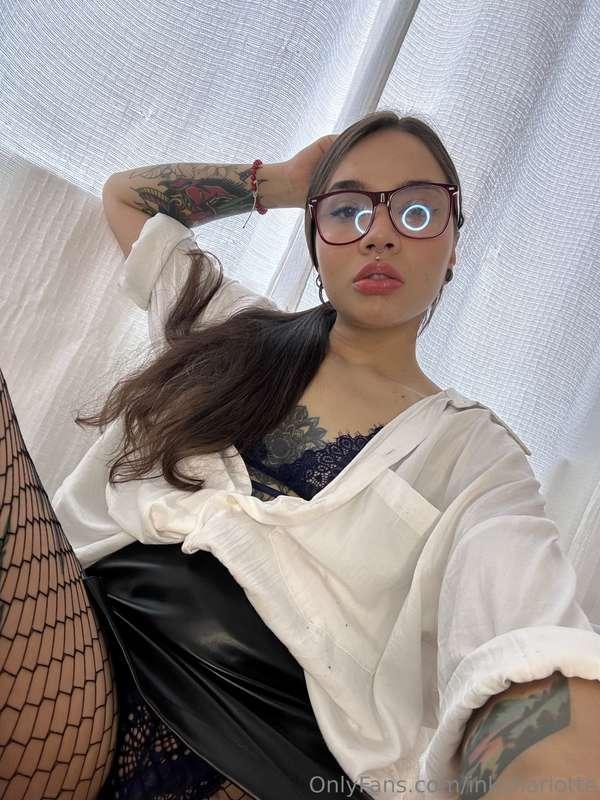 Would you have me as your secretary? 🤔😊😏
