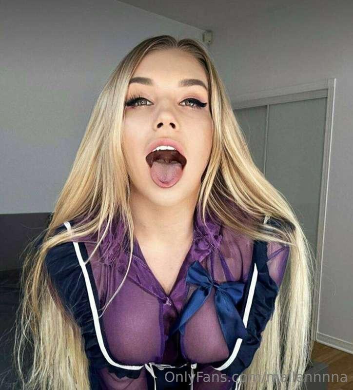 ## 🔥FIRE GIRL🔥@sexxiarinka🔥FIRE GIRL 🔥
😈She @sexxiarinka  is..