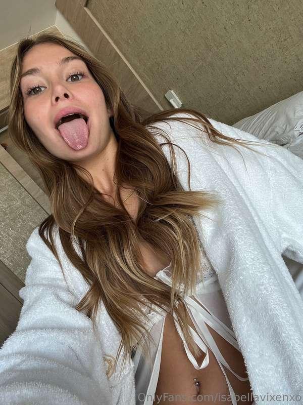 👅 imagine all the things this tongue can do