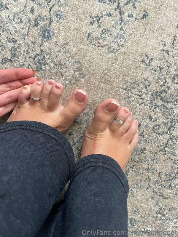 My toes are just adorable