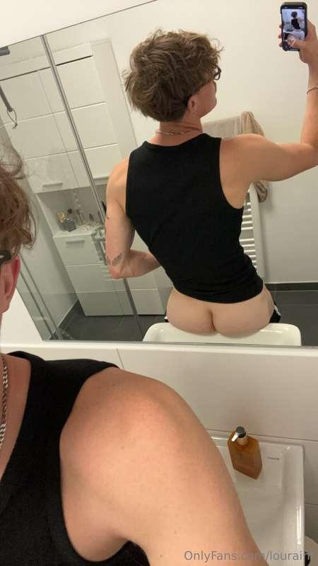 My ass looks so good here