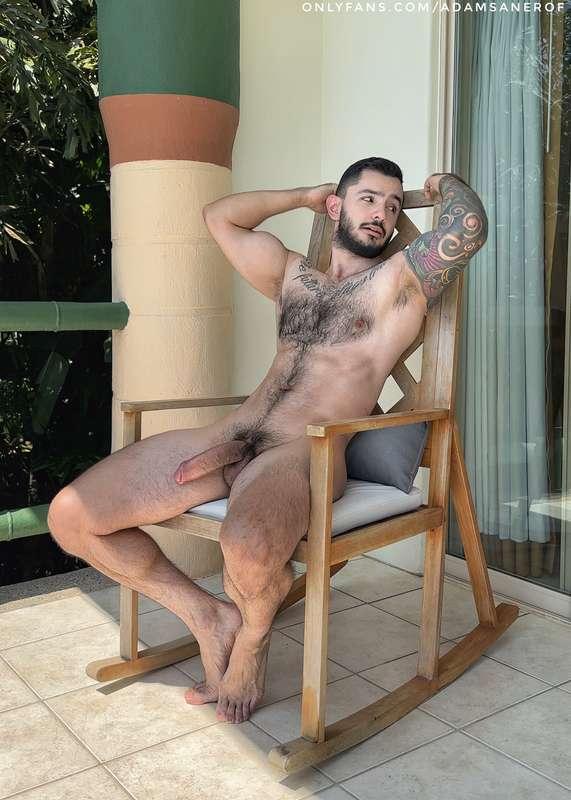 Now that I’m naked, you know what to do boy 😏 ***Swipe for m..
