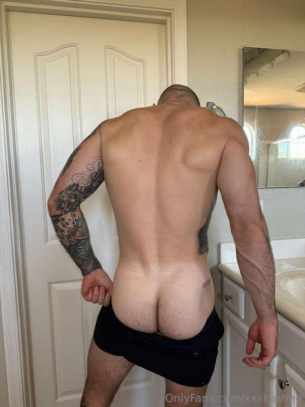 Need someone to massage my glutes after yesterday's workout...