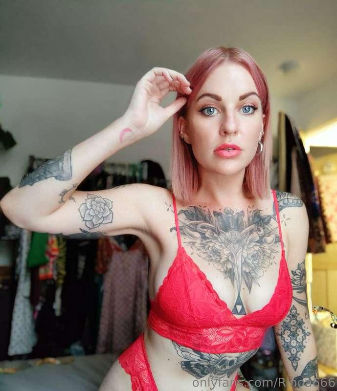 Lady in red 🍒