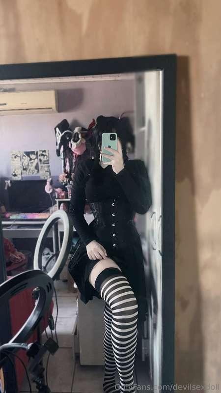 it's spooky season! 🎃(wednesday addams)