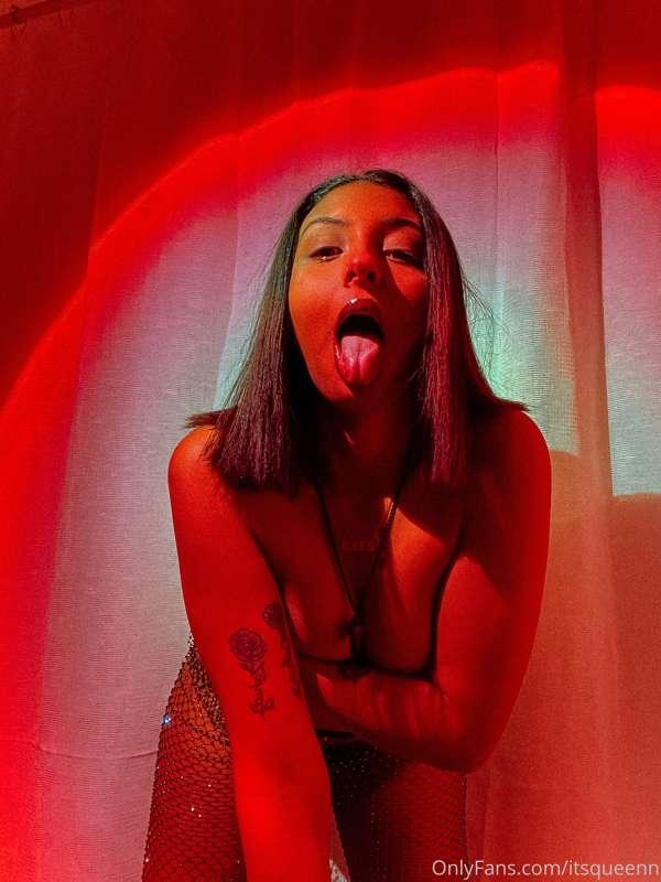 Are you an ass or tits person?😏