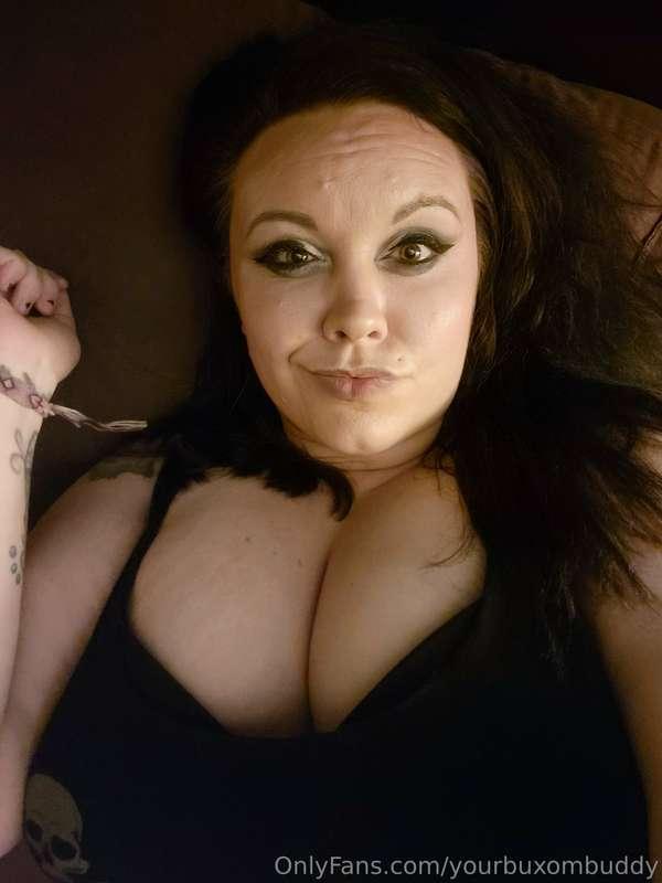 Your 🍆 would get lost in these. 😉 Pics + almost a minute of ..