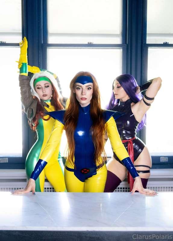 Hi, I'm Clarus and I love latex. I also love these HOT AF ba..