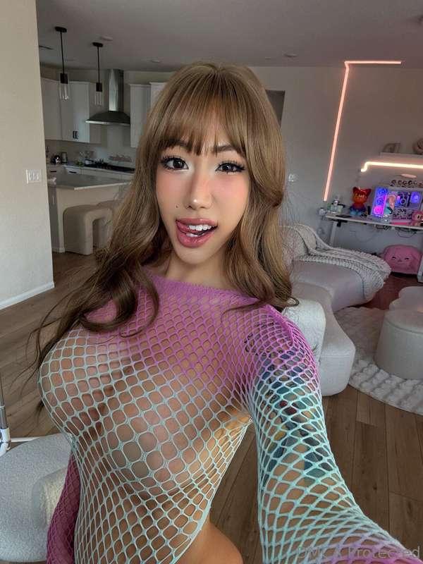 Do you like it when I stick my tongue out? 👅