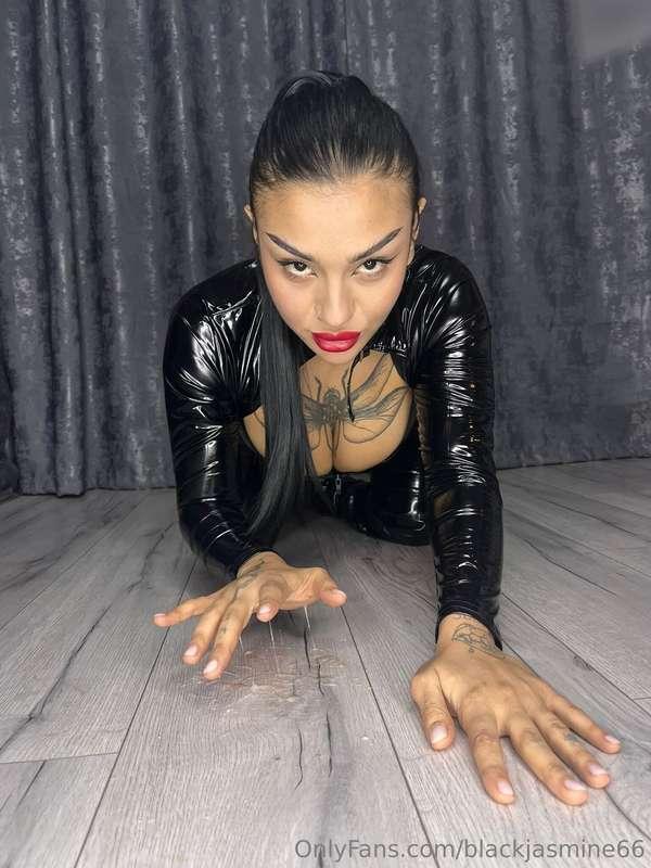 I can be different, how do you see me ? 😻😈