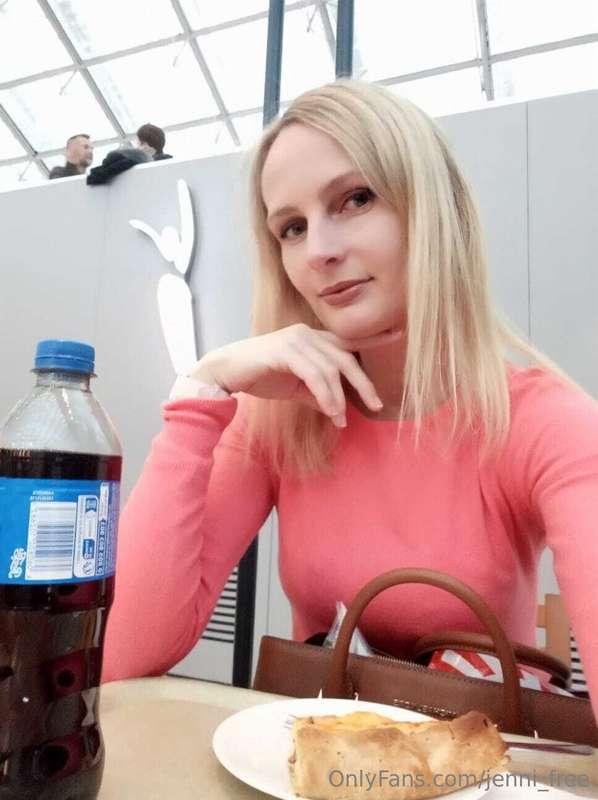 Good morning! I'm waiting for my plane ...