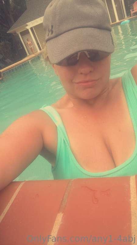 Pool day and drying out. Finally getting some good color. En..