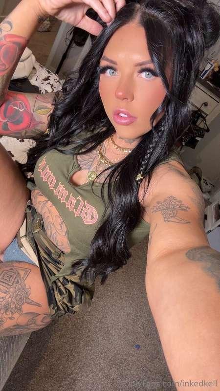 Come ruin my makeup and stretch my throat 🎀👄