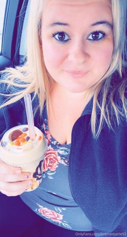 Got my shake! Make it a good day loves!! 😘😘