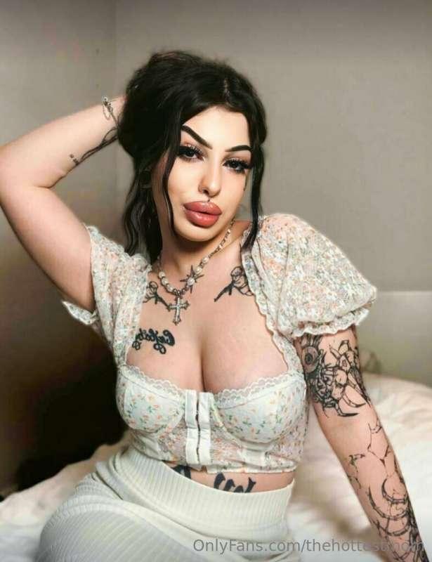 # 🔞 She's waiting for you @mistress_sh 🔞
She is online RIGHT..
