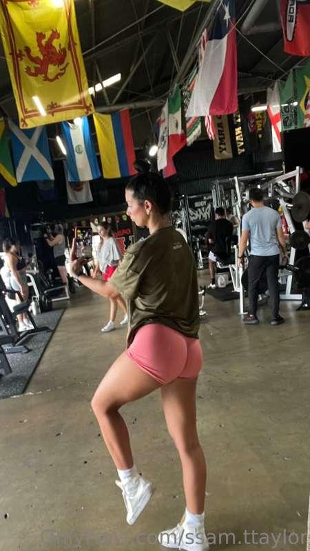 Can't wait to show you this leg day progress  😏