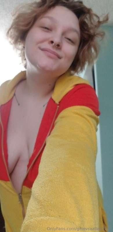 ginevraallen2207 image #0