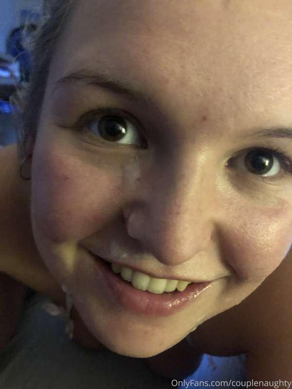 Do you like cum facials? This ones for you 😜 video action sh..