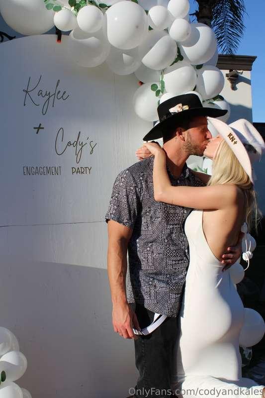 Had the best time at our Cowboy & Cowgirl themed engagement ..