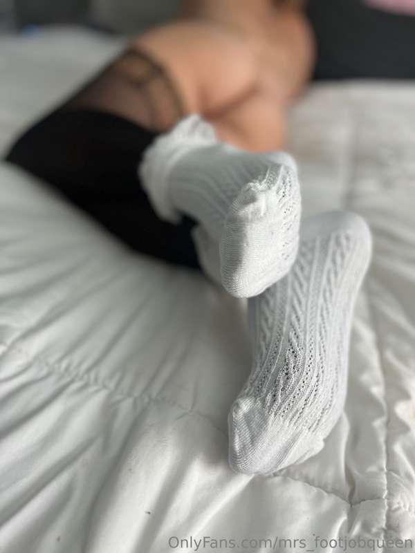 mrs_footjobqueen image #4