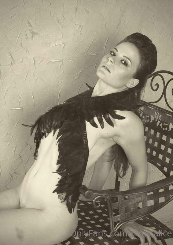 Now you get on your knees and worship. I want your kisses an..