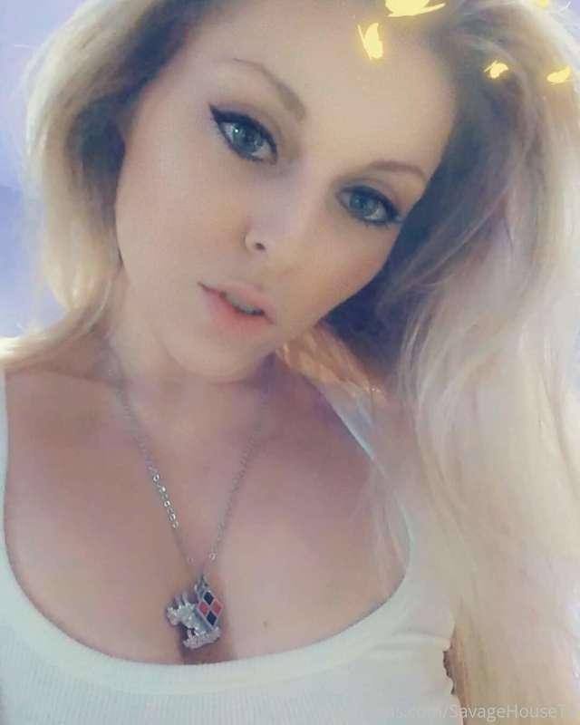 Wishing it was Friday 🙄 I have openings for sexting this eve..