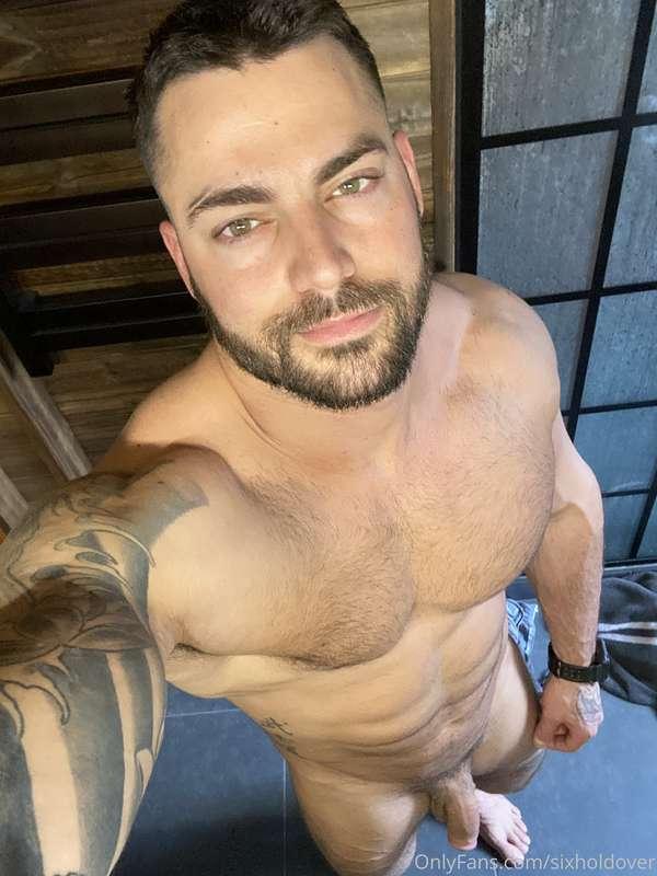 Just got my haircut gonna jump in the shower😜