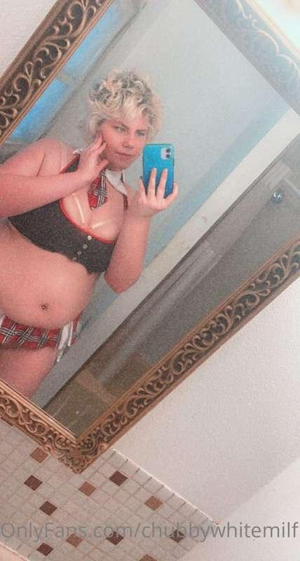 Throw back to when I had blonde hair 🔥💋
