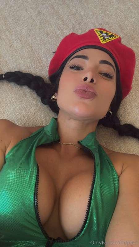 monday titty fuck? 😋😋😋😋