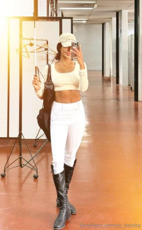 Of course, I’m at the stables 🥹Horses have this magical way ..