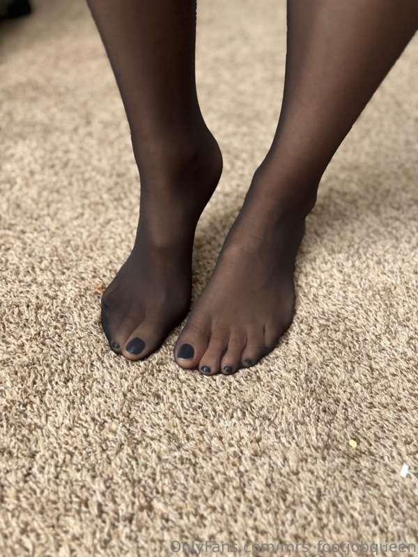 mrs_footjobqueen image #15
