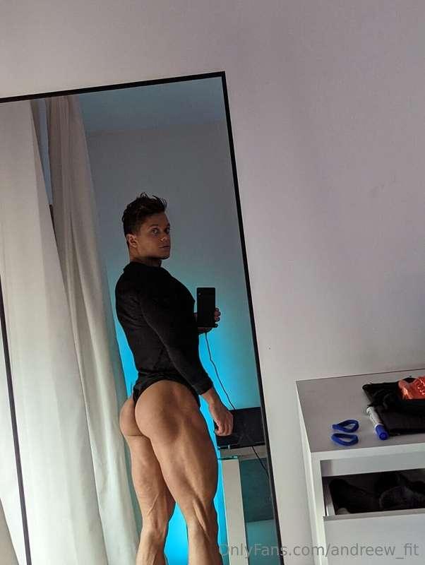 Wanna play with my ass ?😛🍑