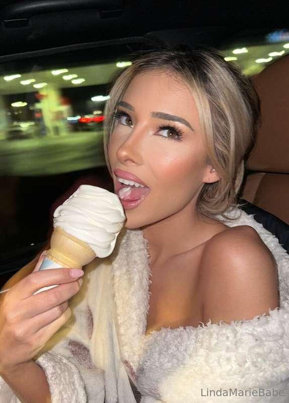 What satisfies your sweet tooth? 🥰🍦