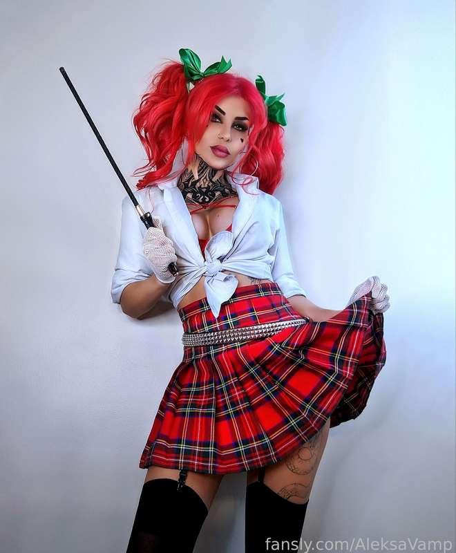 Your student took your pointer away. Today I'm a bad girl.😈😈
What will you do with me?👀😮😮😮

#fyp #strapon #petite #body #naughty #tattoo #gamer #sexy #mistress #femdom #pussy #footfetish #domme #mommy #goddess #boobs #butt #switch #facesitting #ass #boss