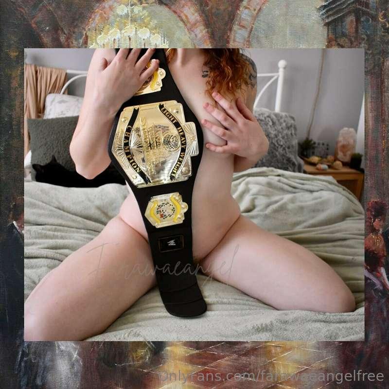 Where are my wrestling fans at? 🥰🤍🌸