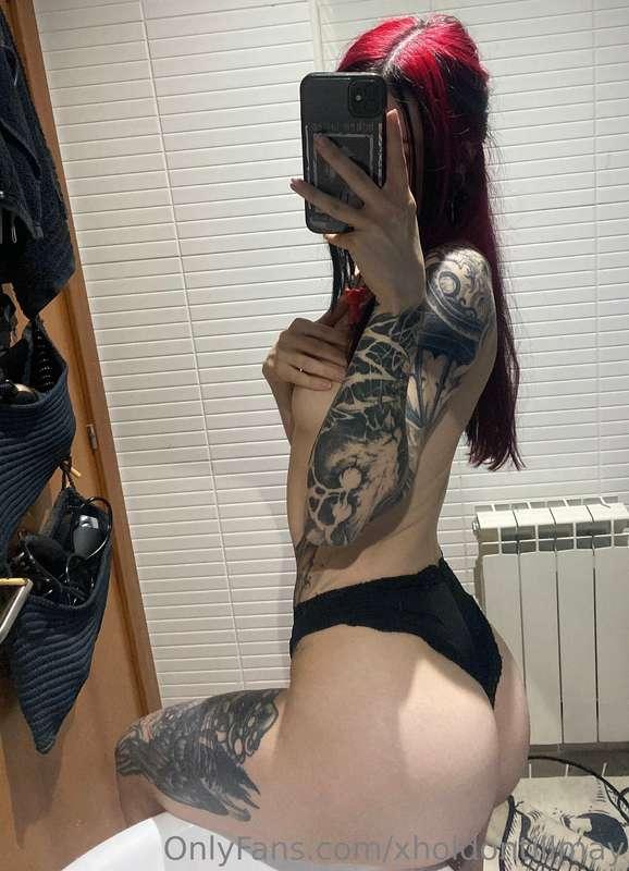 booty pic to help you sleep tonight 🥰💗