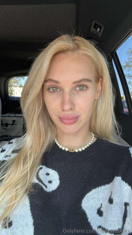 Can you imagine to wake up next to me and this no makeup fac..