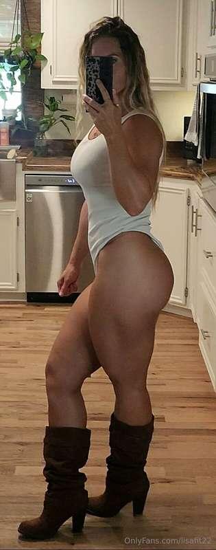 Weekend vibes!!Come say hi or chat.....I don't bite 😉