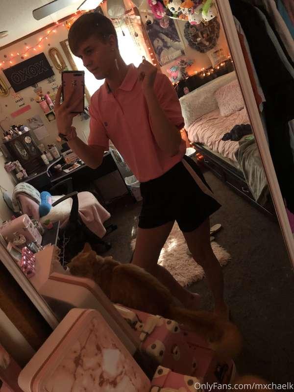 do i look like a slutty school boy😝😏
