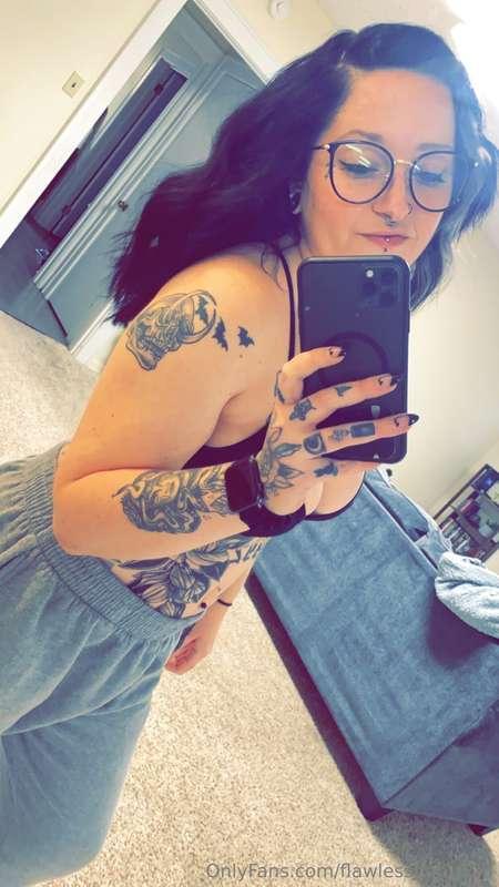 Baby it’s cold outside. Do you want to cum keep me warm? 😘🥵
